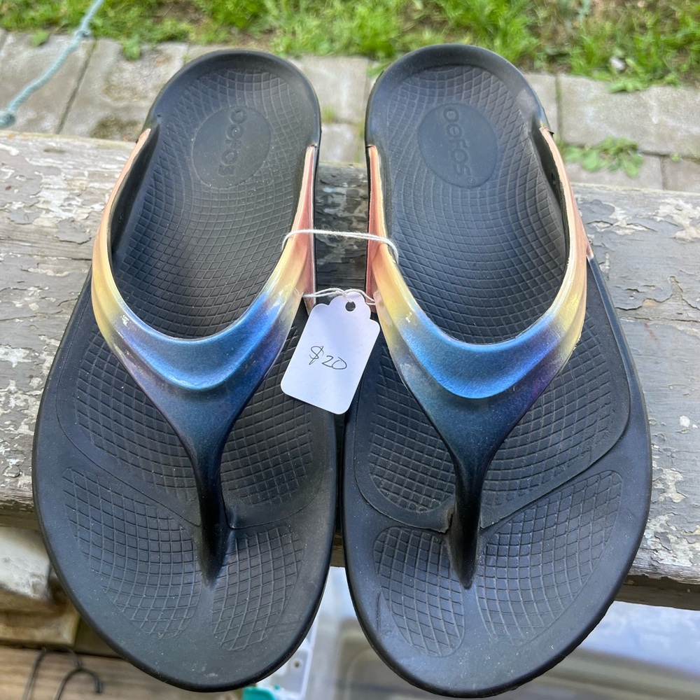 Oofos Thongs
